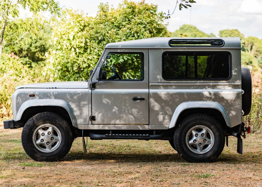 2003 Land Rover Defender 90 - Image 6 of 31