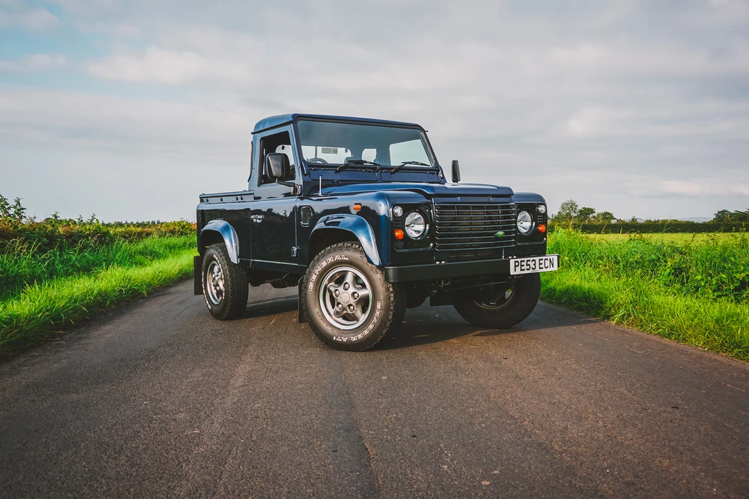 2003 Land Rover Defender 90 - Image 3 of 31