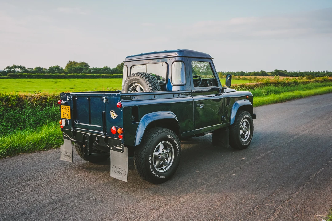 2003 Land Rover Defender 90 - Image 10 of 31