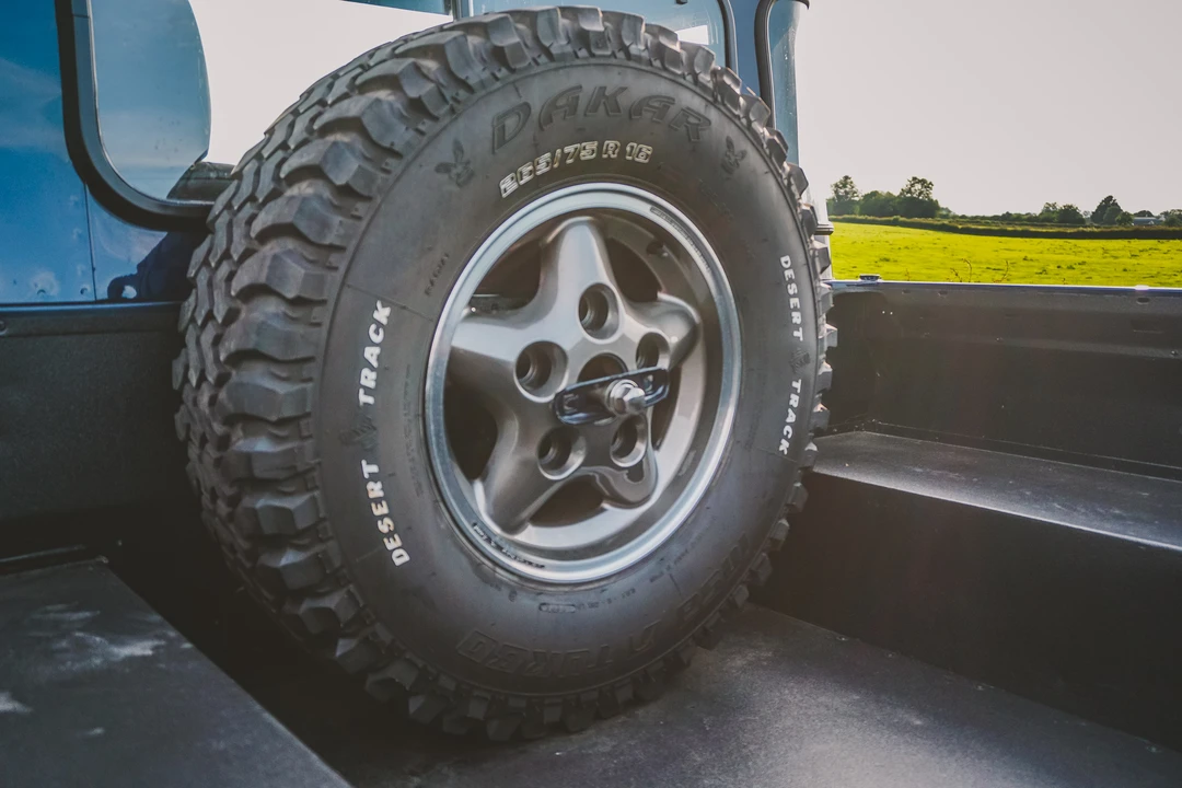 2003 Land Rover Defender 90 - Image 25 of 31