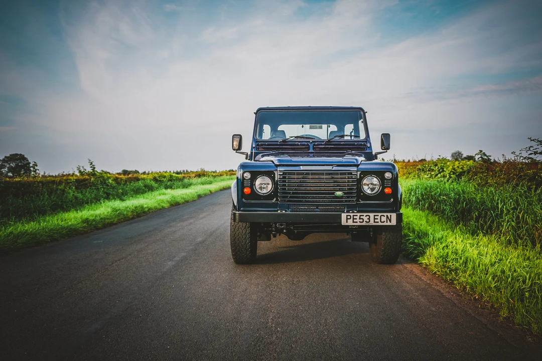 2003 Land Rover Defender 90 - Image 5 of 31