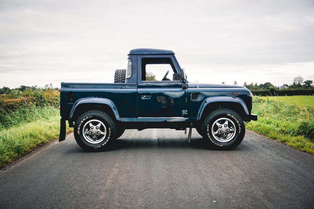 2003 Land Rover Defender 90 - Image 11 of 31
