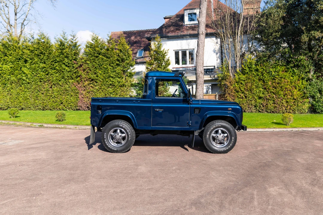 2003 Land Rover Defender 90 - Image 13 of 31