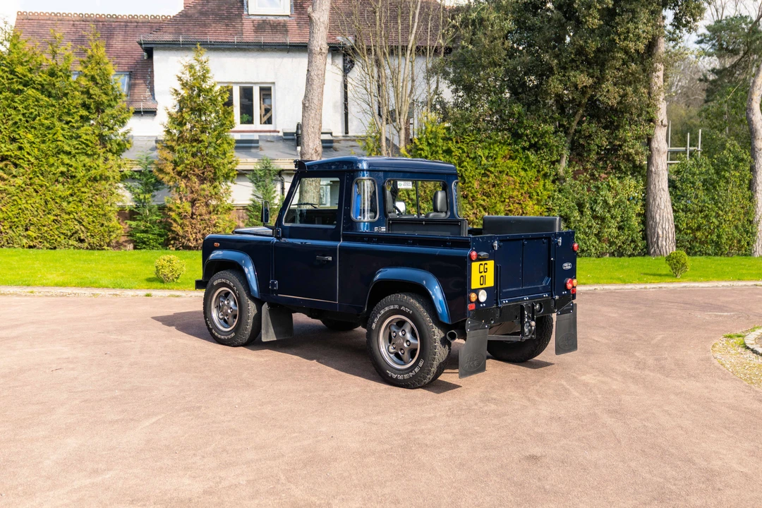 2003 Land Rover Defender 90 - Image 6 of 31