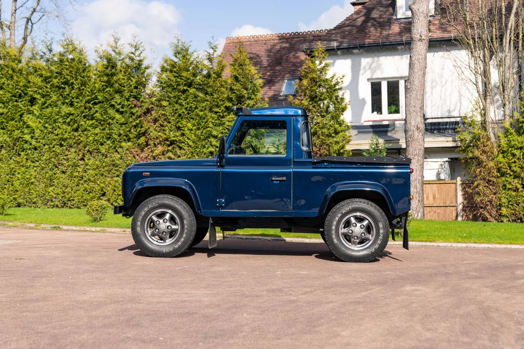 2003 Land Rover Defender 90 - Image 5 of 31