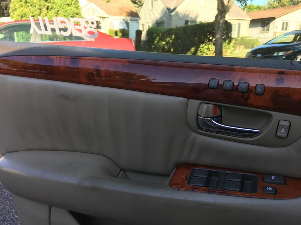 2003 Lexus LS 3rd Gen - Image 5 of 11