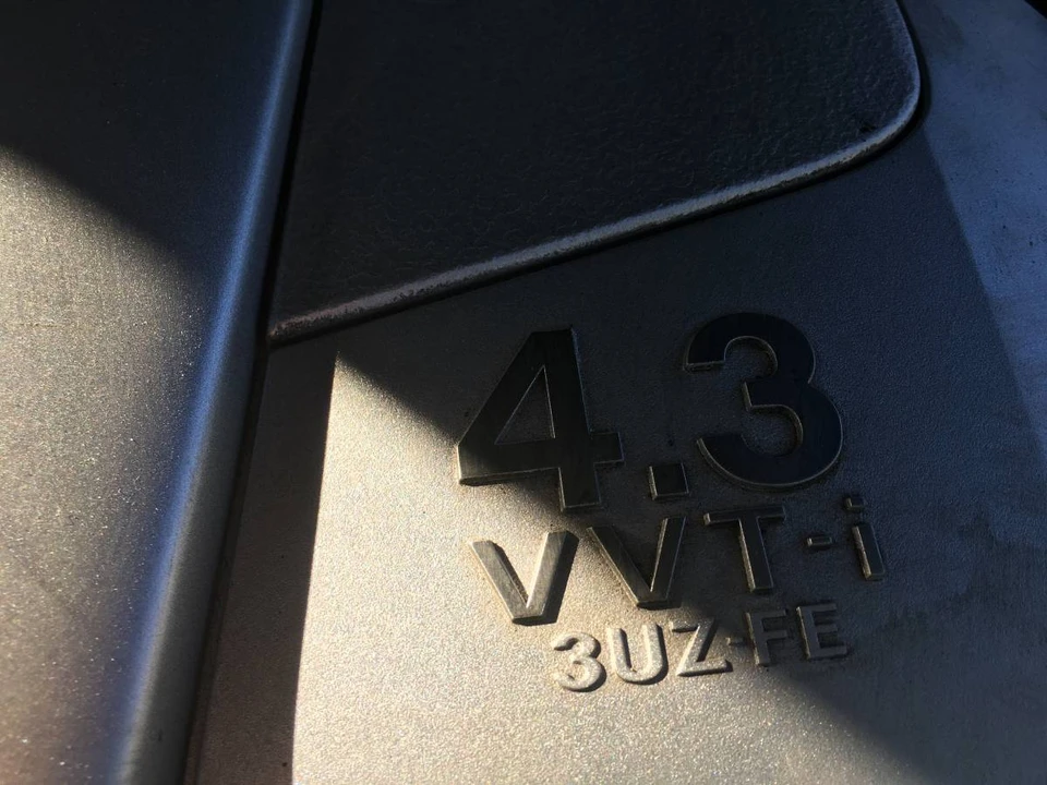 2003 Lexus LS 3rd Gen - Image 6 of 11
