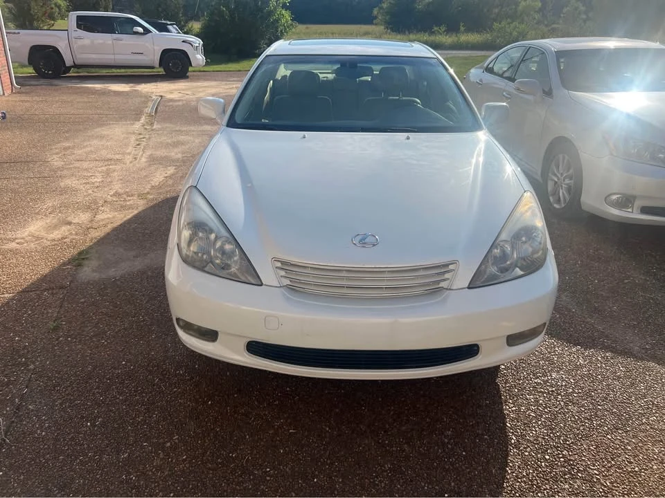 2003 Lexus ES 4th Gen - Image 2 of 10