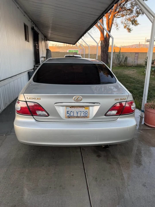 2003 Lexus ES 3rd Gen - Image 2 of 5