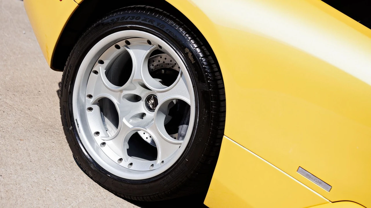 2003 Lamborghini Murcielago - Image 23 of 31