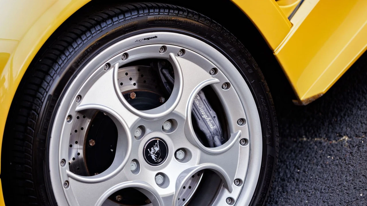 2003 Lamborghini Murcielago - Image 25 of 31