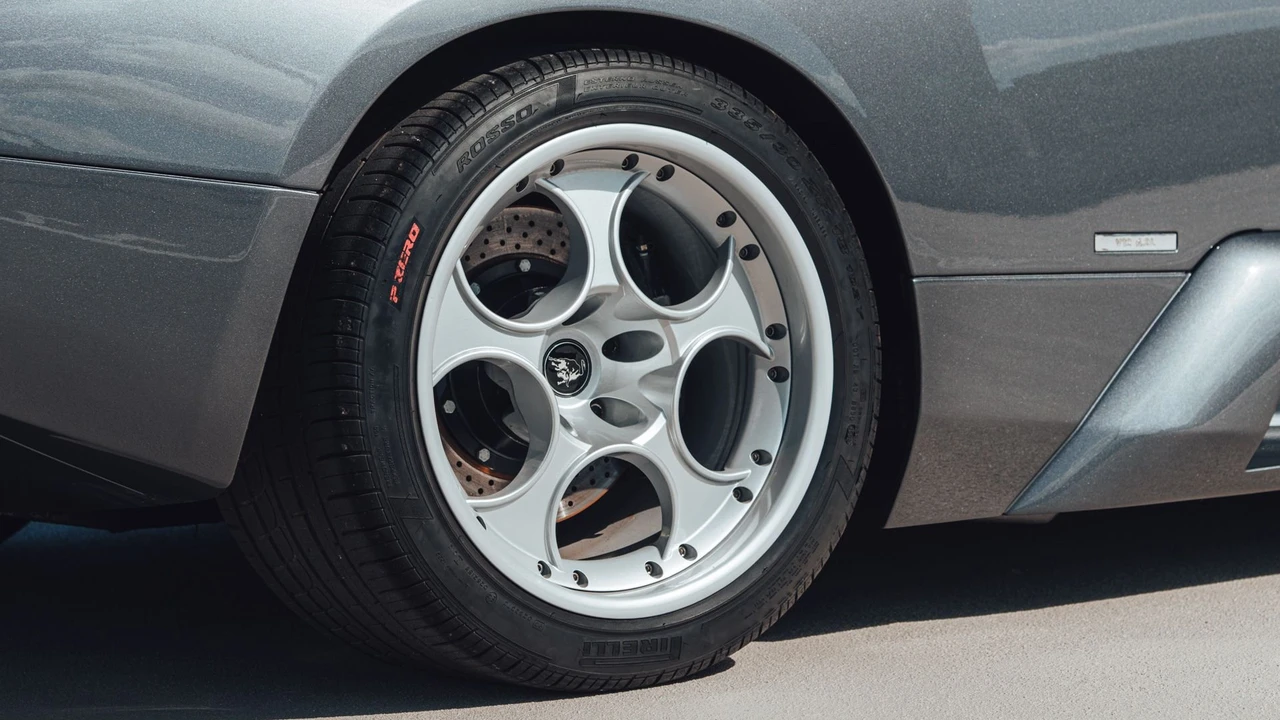 2003 Lamborghini Murcielago - Image 14 of 31