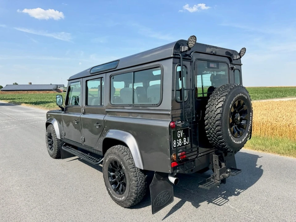 2003 Land Rover Defender 110 - Image 5 of 30