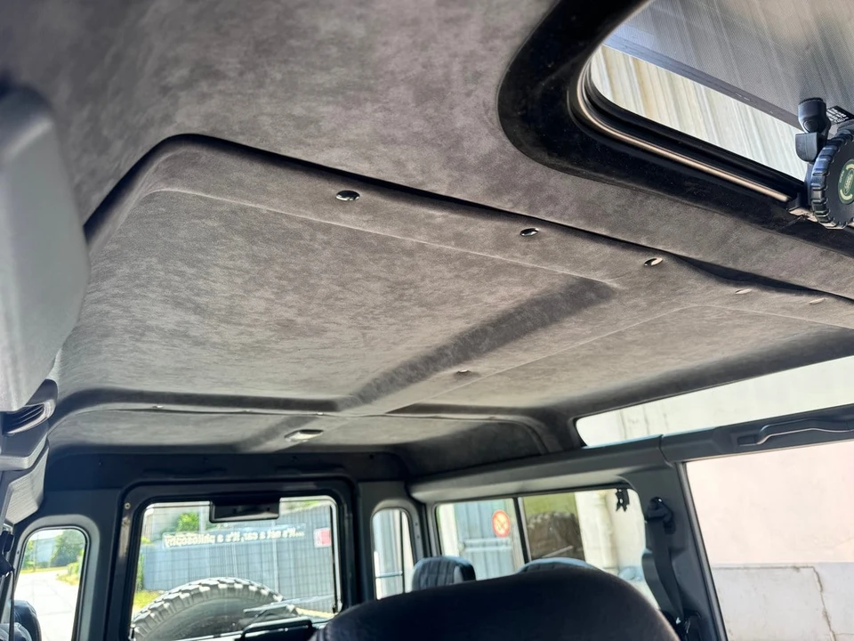 2003 Land Rover Defender 110 - Image 18 of 30