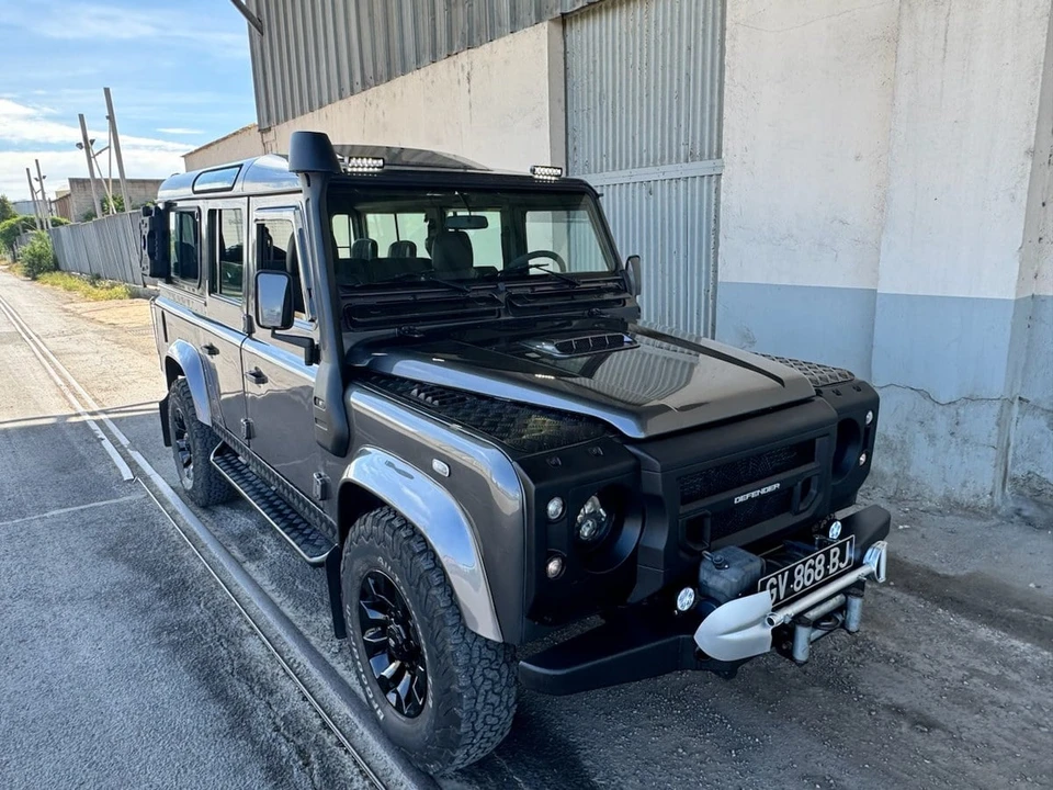 2003 Land Rover Defender 110 - Image 11 of 30