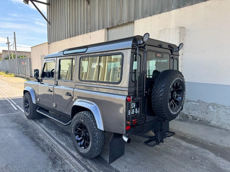 2003 Land Rover Defender 110 - Image 13 of 30