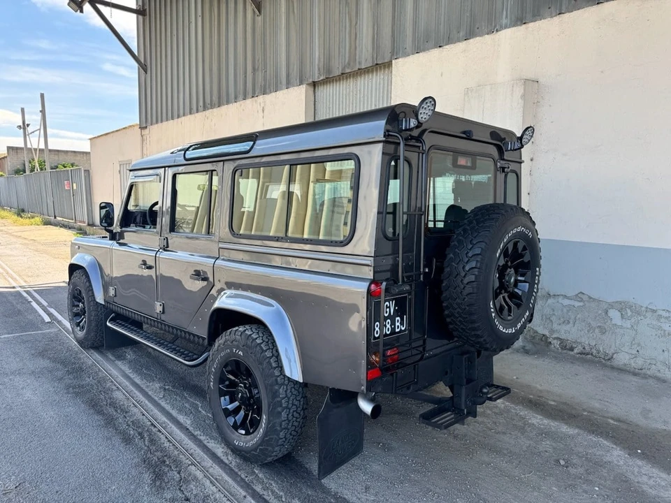 2003 Land Rover Defender 110 - Image 14 of 30