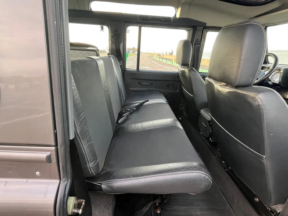 2003 Land Rover Defender 110 - Image 27 of 30