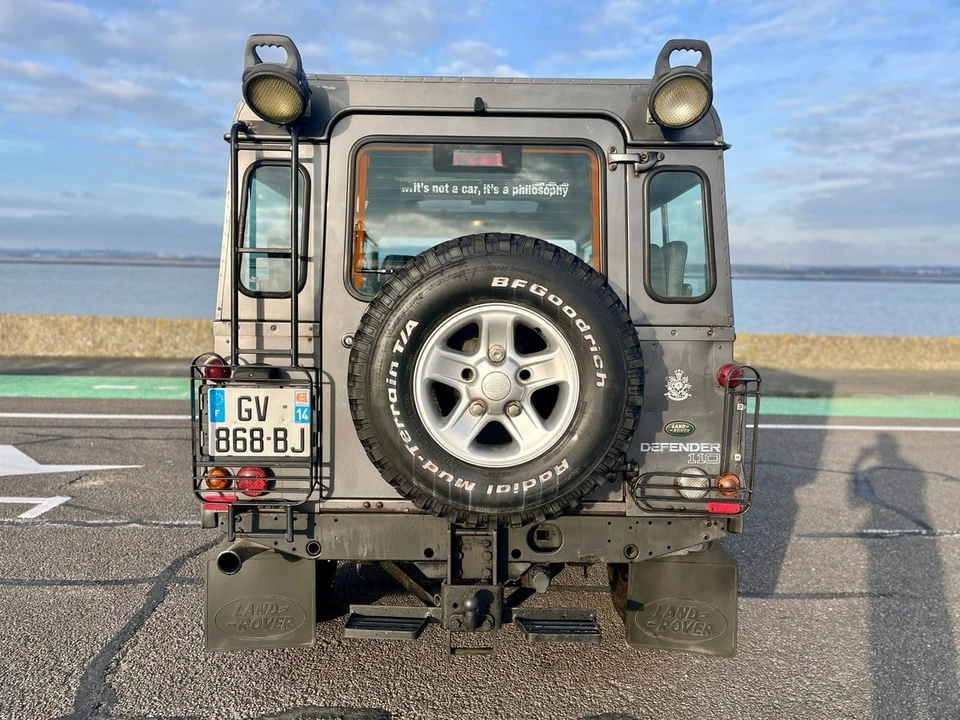 2003 Land Rover Defender 110 - Image 11 of 30