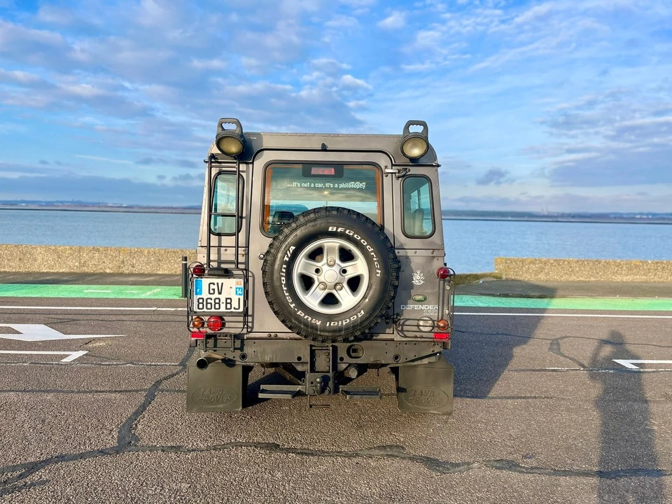 2003 Land Rover Defender 110 - Image 10 of 30