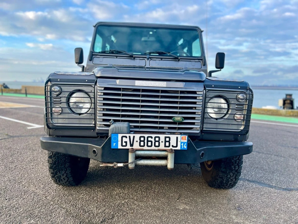 2003 Land Rover Defender 110 - Image 4 of 30
