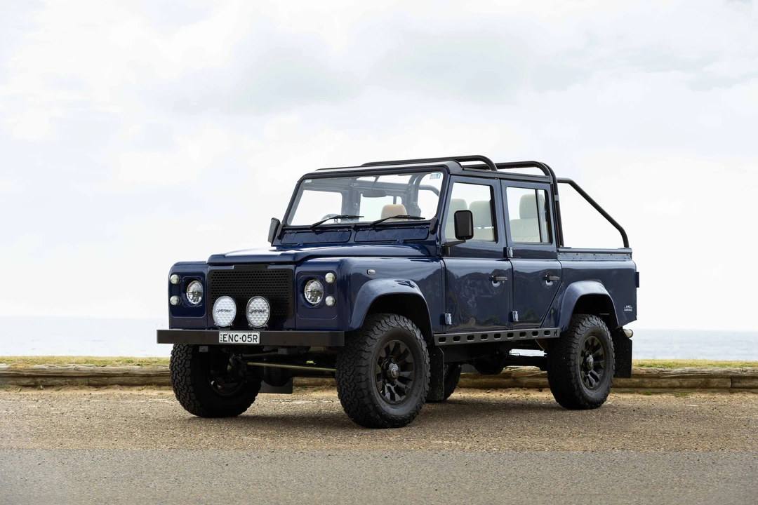 2003 Land Rover Defender 110 - Image 19 of 31