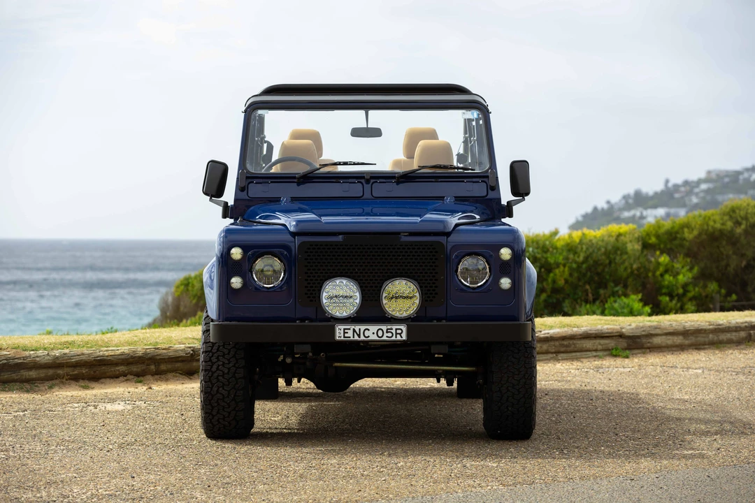 2003 Land Rover Defender 110 - Image 18 of 31