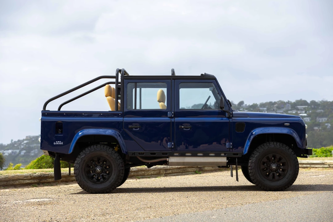 2003 Land Rover Defender 110 - Image 16 of 31