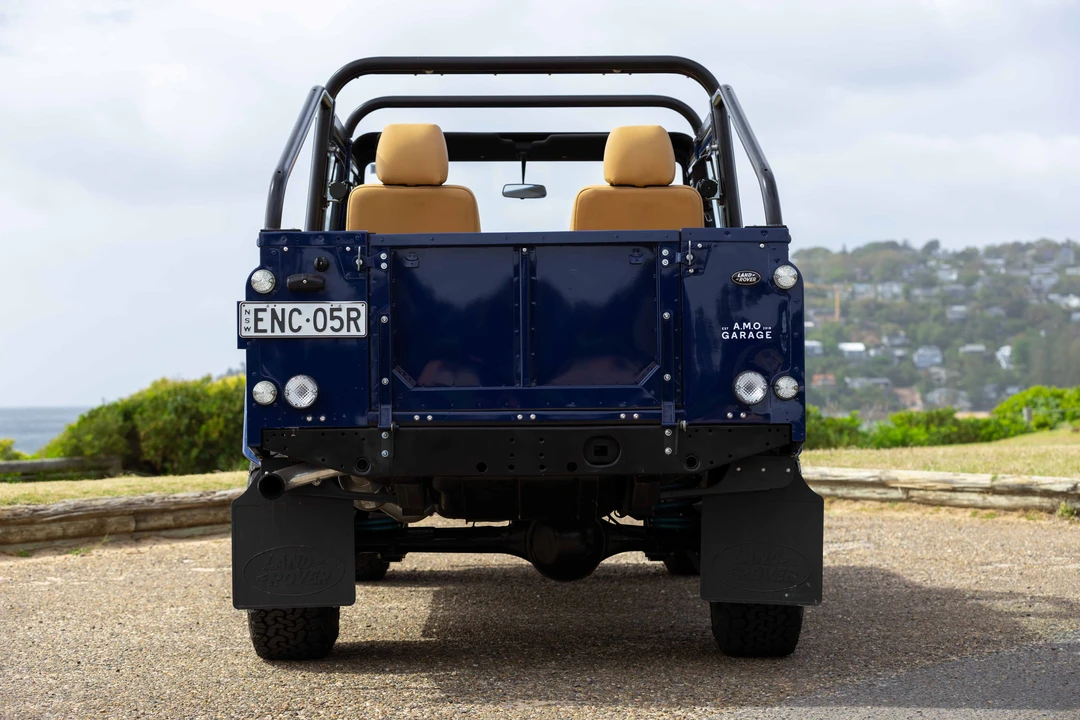 2003 Land Rover Defender 110 - Image 14 of 31
