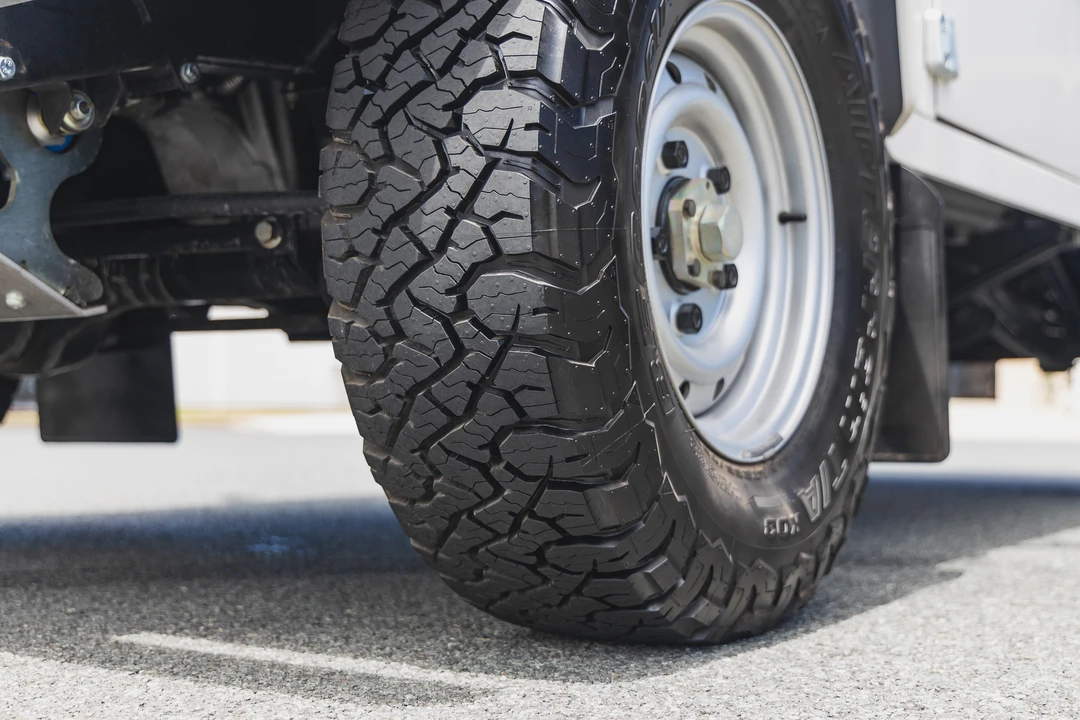 2033 Land Rover Defender 110 - Image 30 of 31