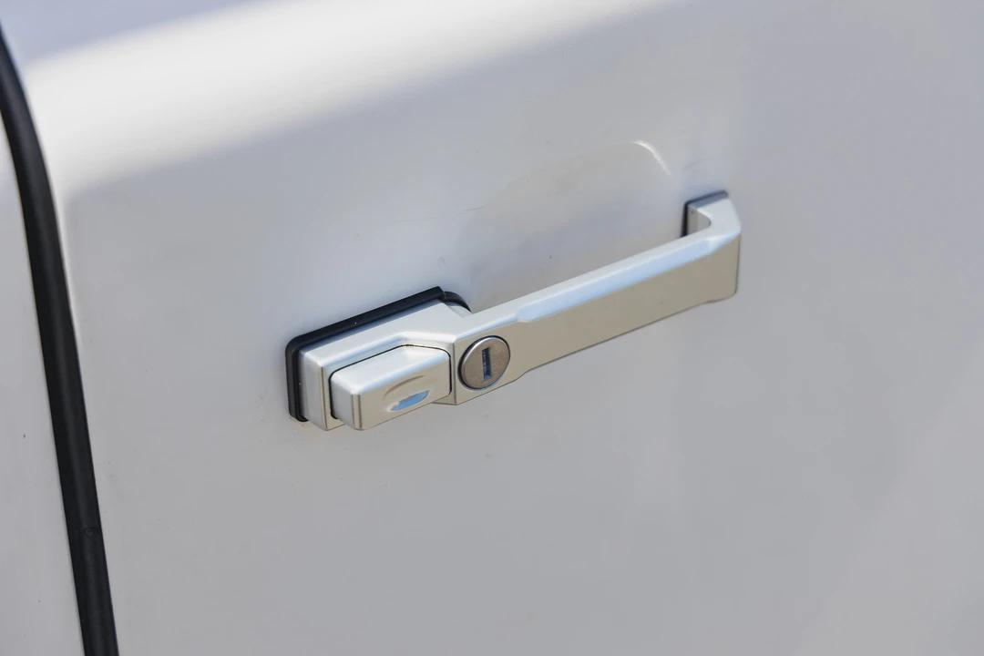 2033 Land Rover Defender 110 - Image 29 of 31