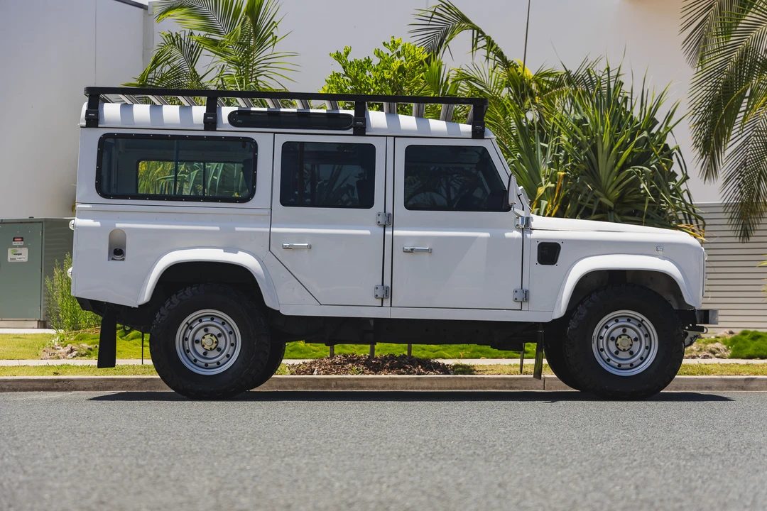 2033 Land Rover Defender 110 - Image 16 of 31