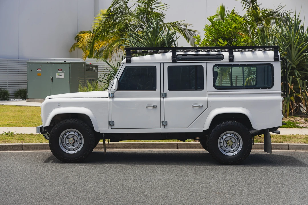 2033 Land Rover Defender 110 - Image 17 of 31