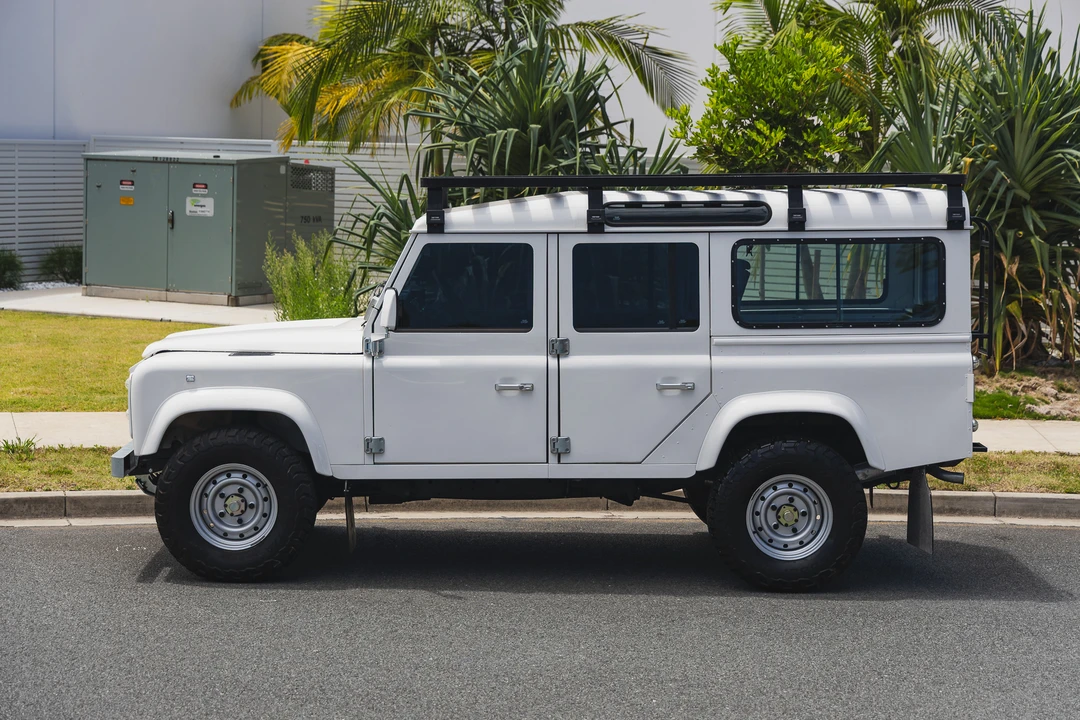 2033 Land Rover Defender 110 - Image 8 of 31