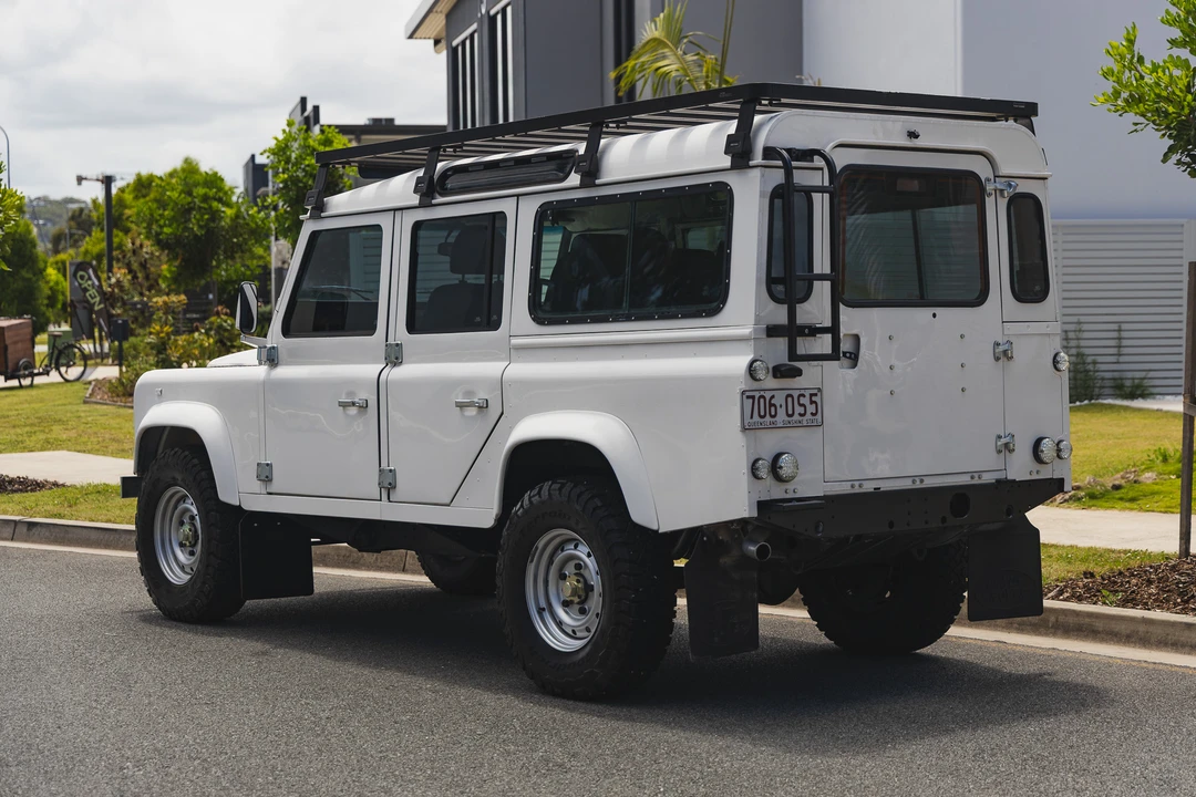 2033 Land Rover Defender 110 - Image 7 of 31