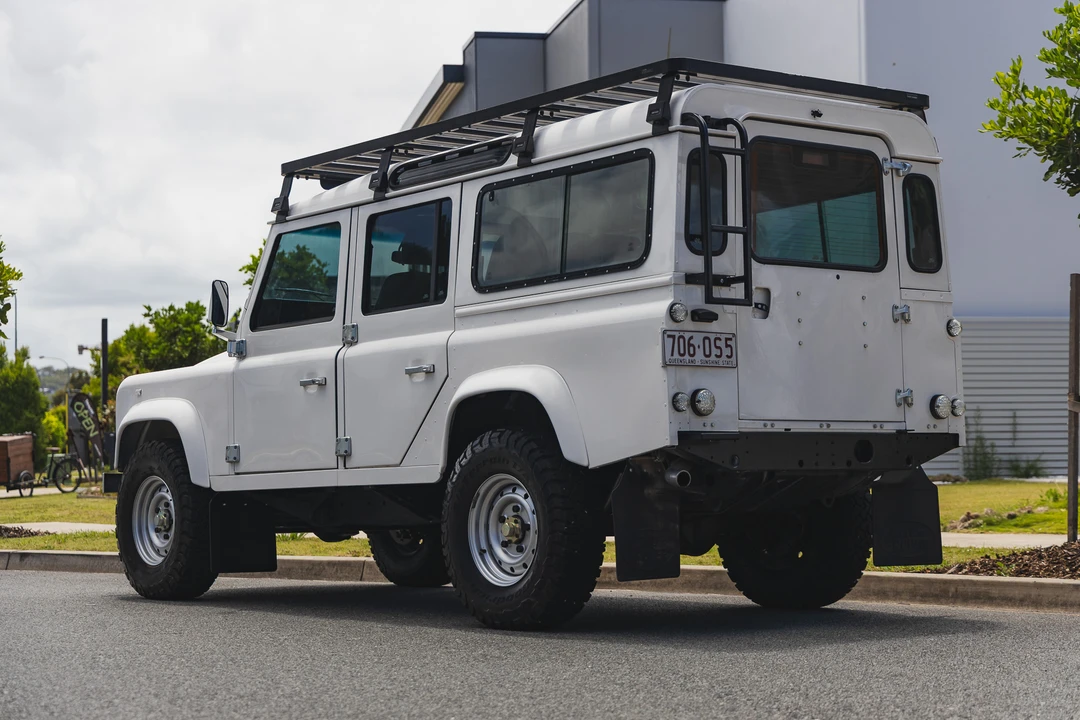 2033 Land Rover Defender 110 - Image 20 of 31