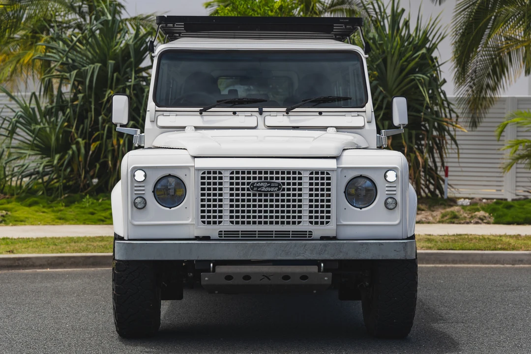 2033 Land Rover Defender 110 - Image 23 of 31