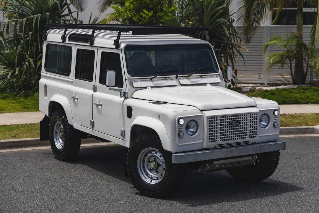 2033 Land Rover Defender 110 - Image 25 of 31