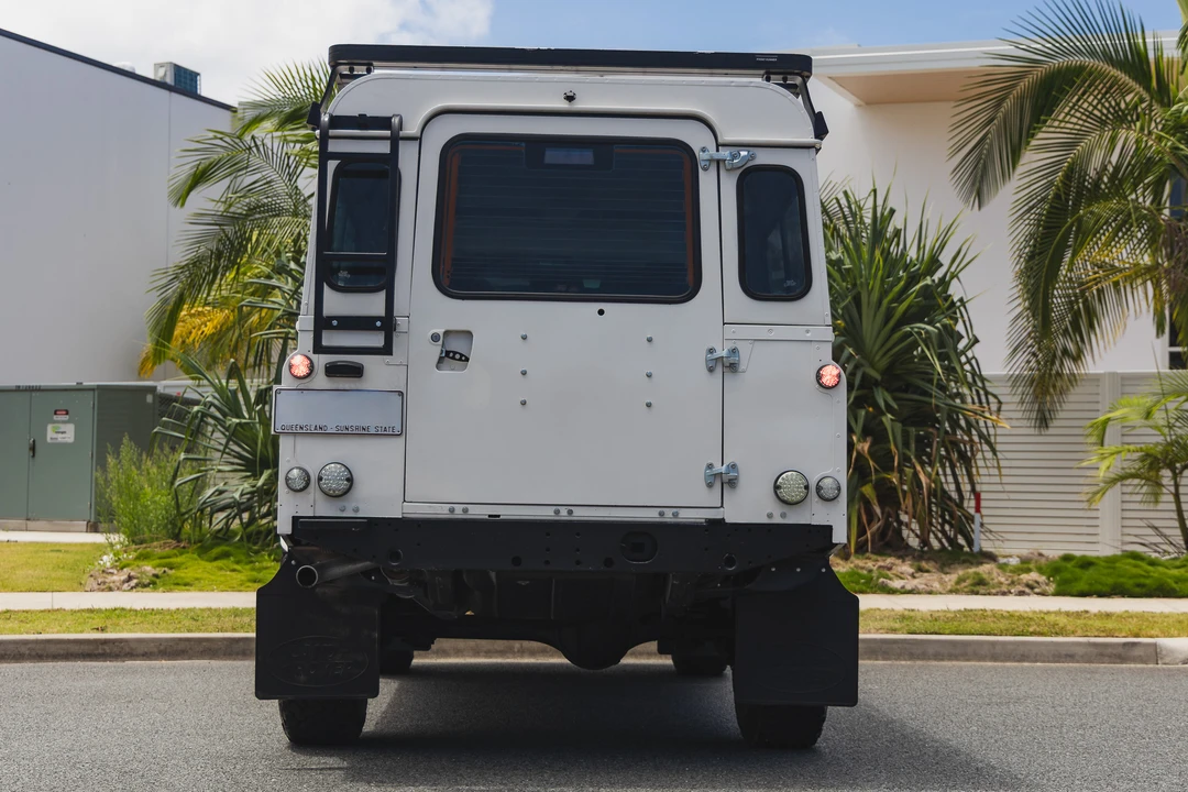 2033 Land Rover Defender 110 - Image 28 of 31