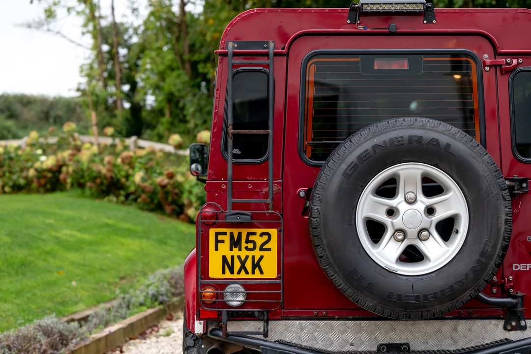 2003 Land Rover Defender 110 - Image 15 of 31