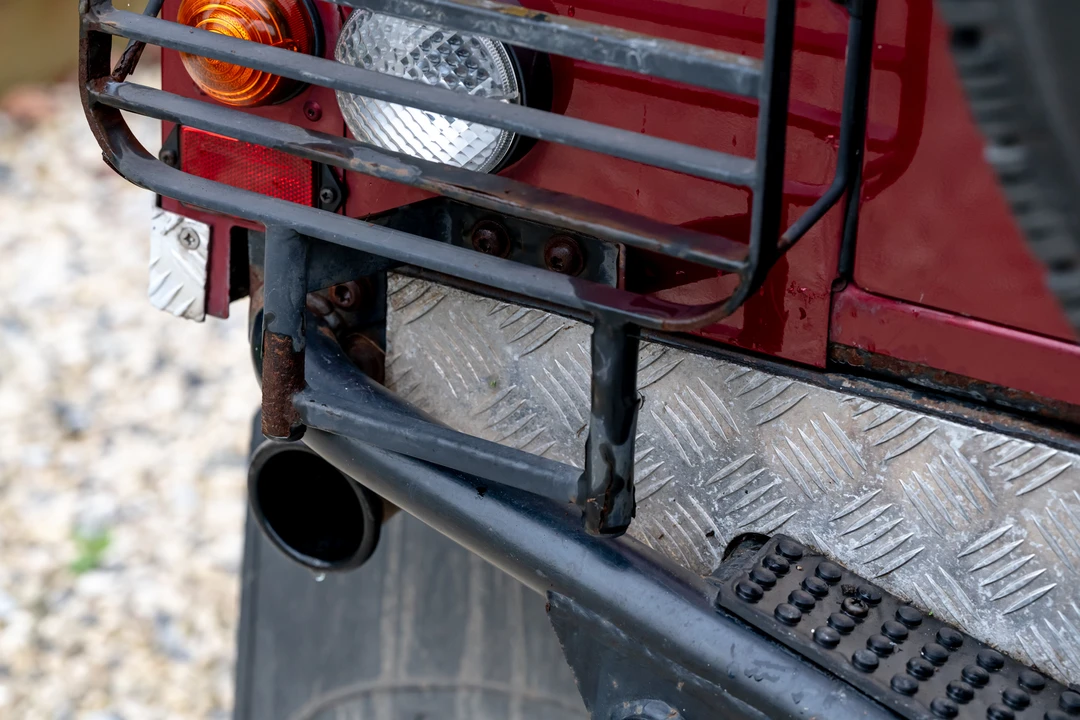2003 Land Rover Defender 110 - Image 17 of 31