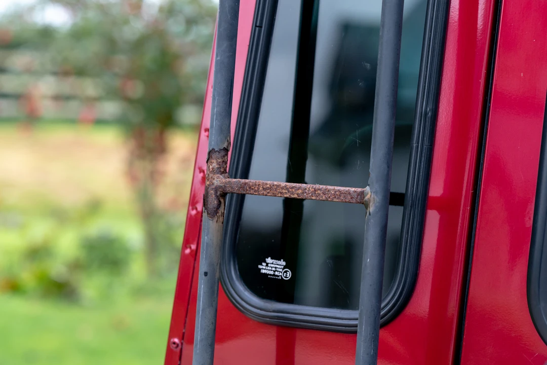 2003 Land Rover Defender 110 - Image 18 of 31