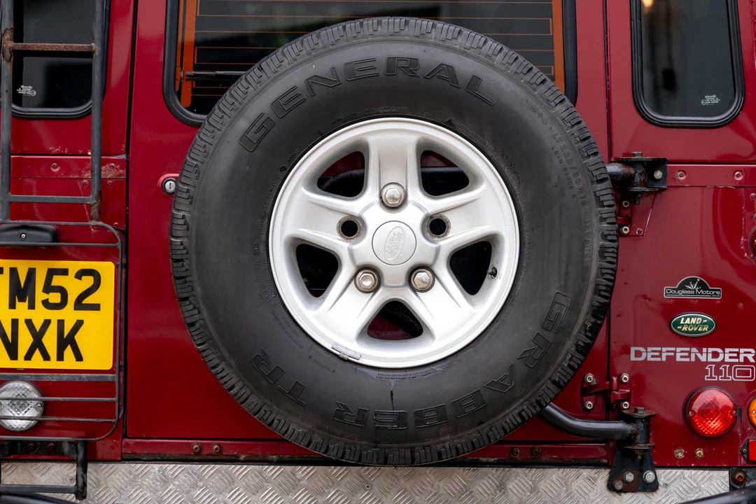 2003 Land Rover Defender 110 - Image 21 of 31
