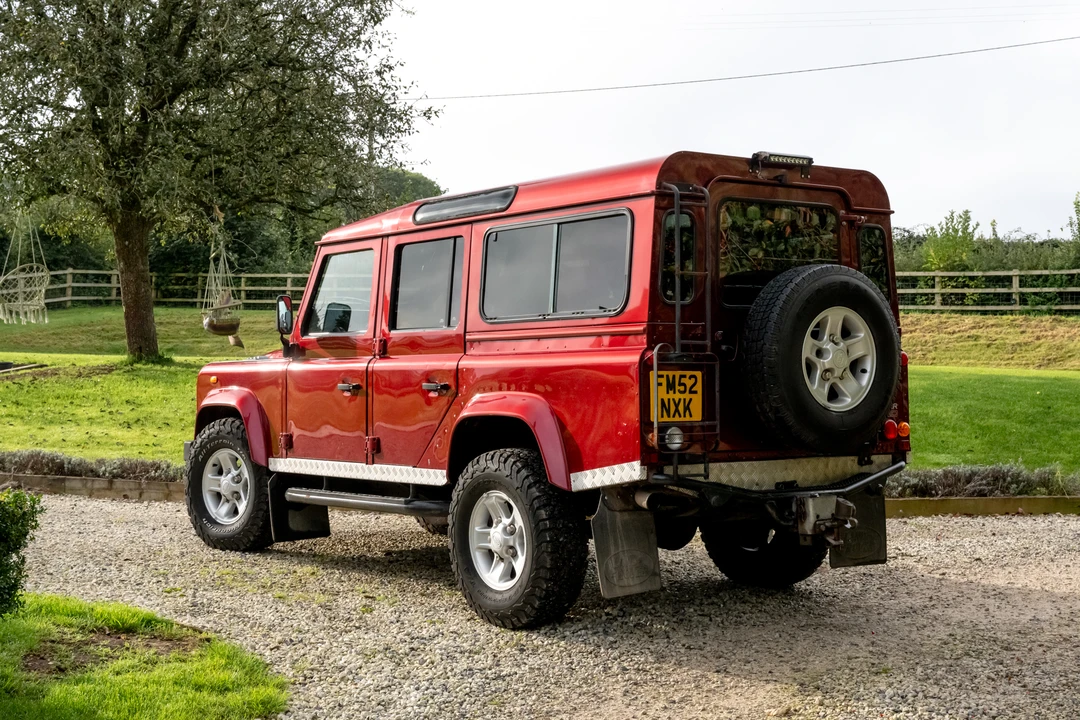 2003 Land Rover Defender 110 - Image 6 of 31