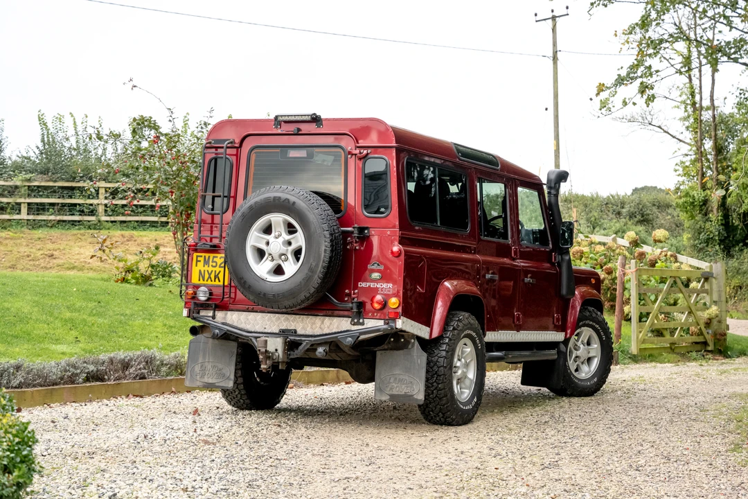 2003 Land Rover Defender 110 - Image 8 of 31