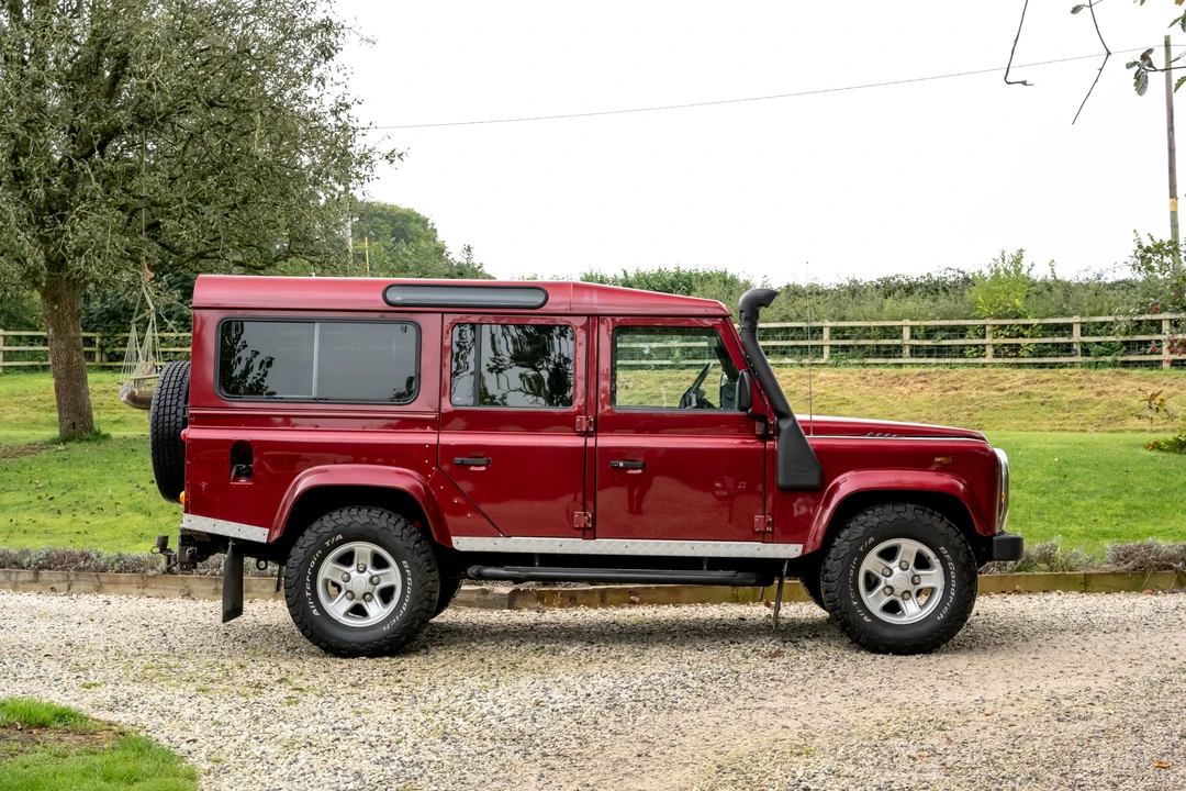 2003 Land Rover Defender 110 - Image 9 of 31