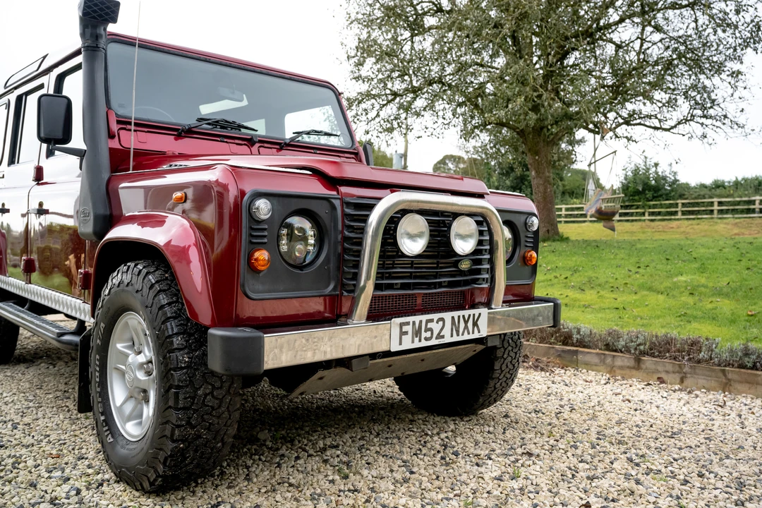 2003 Land Rover Defender 110 - Image 28 of 31