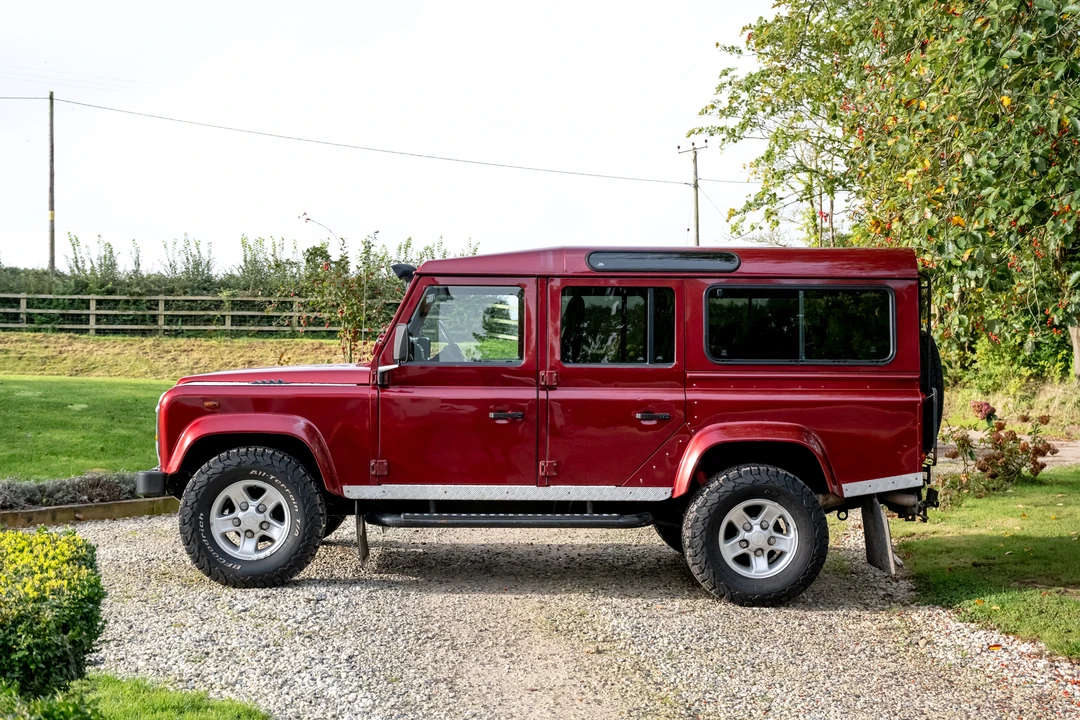 2003 Land Rover Defender 110 - Image 5 of 31