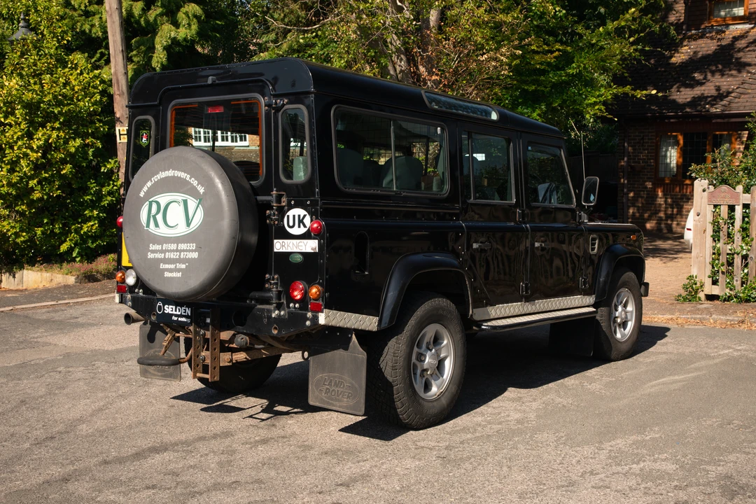 2003 Land Rover Defender 110 - Image 5 of 31