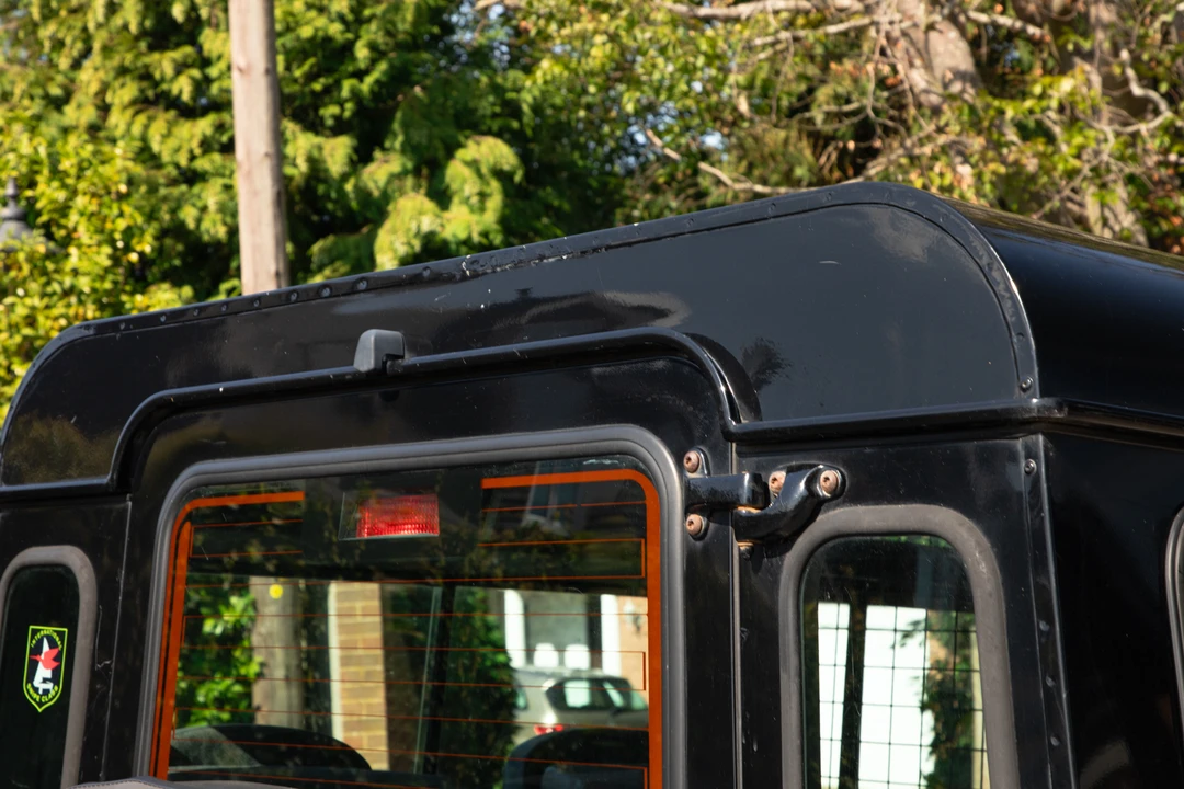 2003 Land Rover Defender 110 - Image 15 of 31
